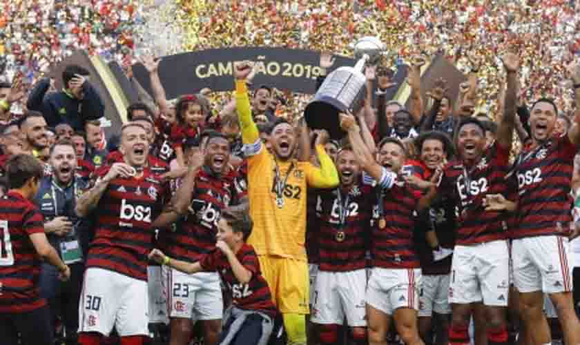 Em busca da Libertadores, Flamengo vai atrás de reforços a fim de qualificar o plantel