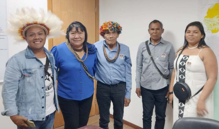 Joenia Wapichana e líderes indígenas de Rondônia debatem projetos de gestão ambiental