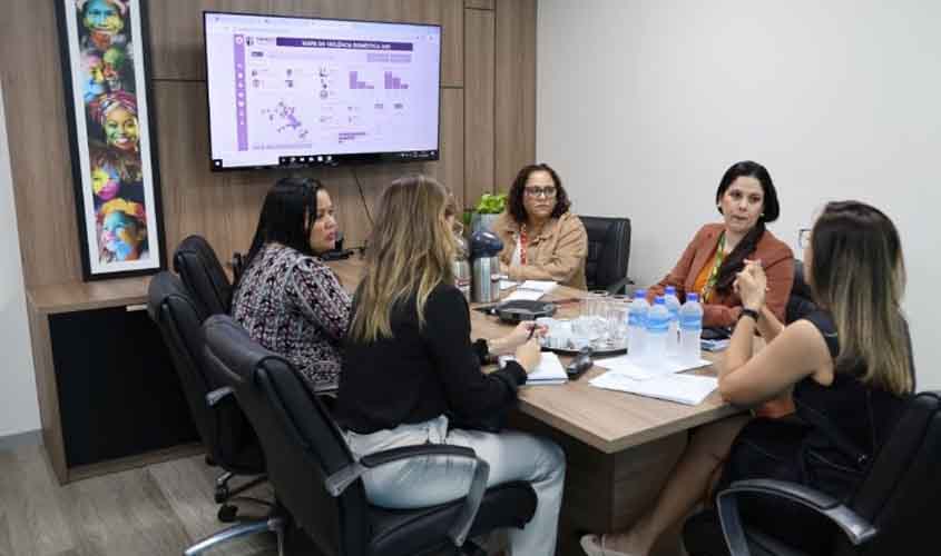 Encontro interinstitucional promove articulação para inclusão socioeconômica de mulheres vítimas de violência