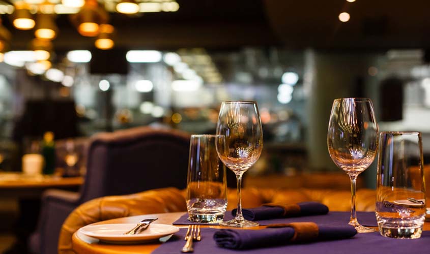 Restaurante não terá de indenizar viúva de maître vítima da covid-19