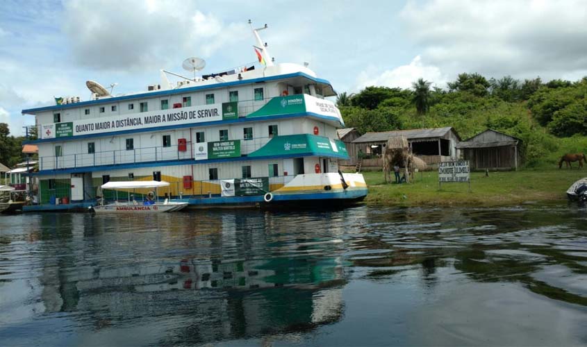 Em um ano, barco hospital atende a mais de sete mil moradores de localidades de difícil acesso em Rondônia