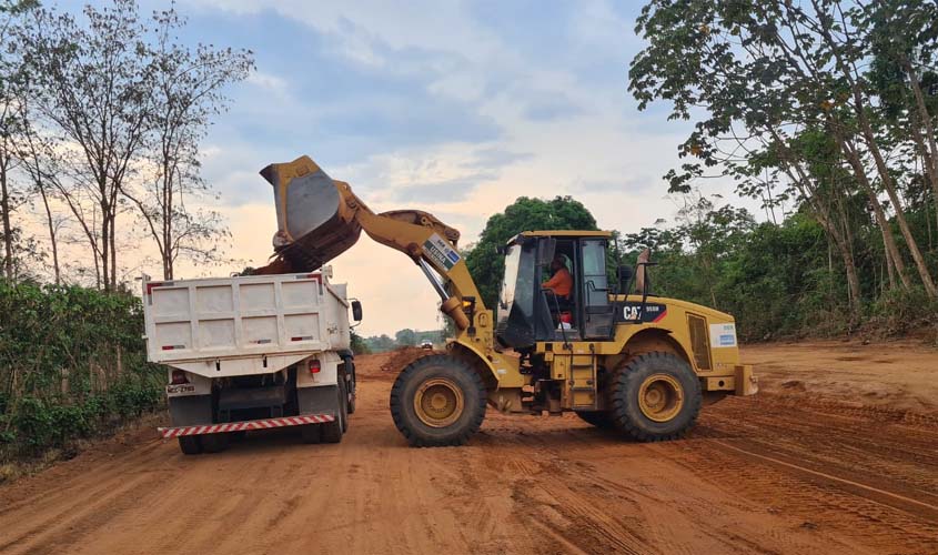 Obras de pavimentação asfáltica no distrito de Vila Marcão são retomadas pelo Governo de Rondônia