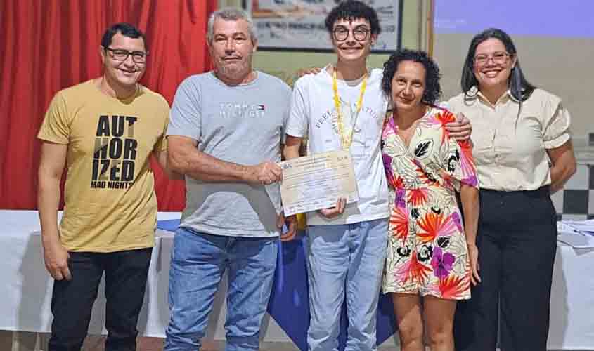 Estudante é medalha de ouro na Olimpíada Brasileira de Astronomia e Astronáutica