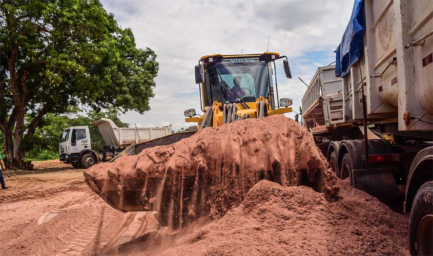 Produtores rurais recebem mais de 200 toneladas de calcário