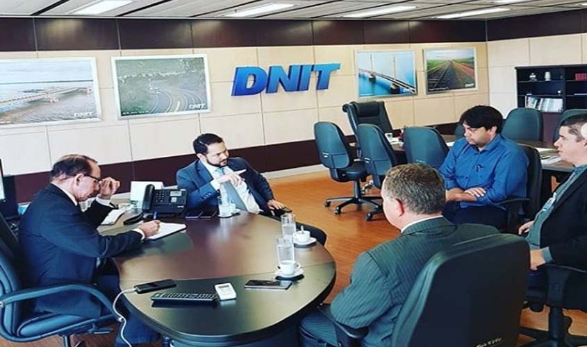 Deputado Federal Lucio Mosquini cobra do DNIT retorno das obras de recuperação da BR 364 no trecho Jaru/Ouro Preto