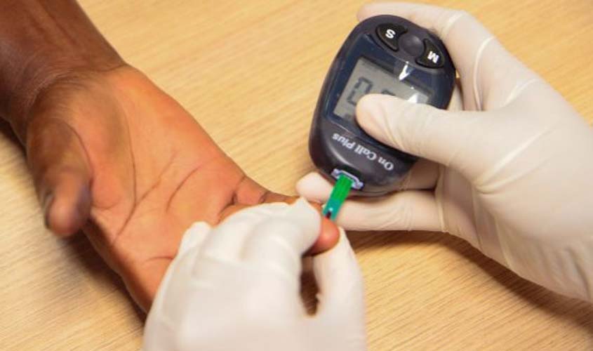 Palestra sobre cuidado com diabetes e saúde do homem acontece no Hospital de Base Dr. Ary Pinheiro