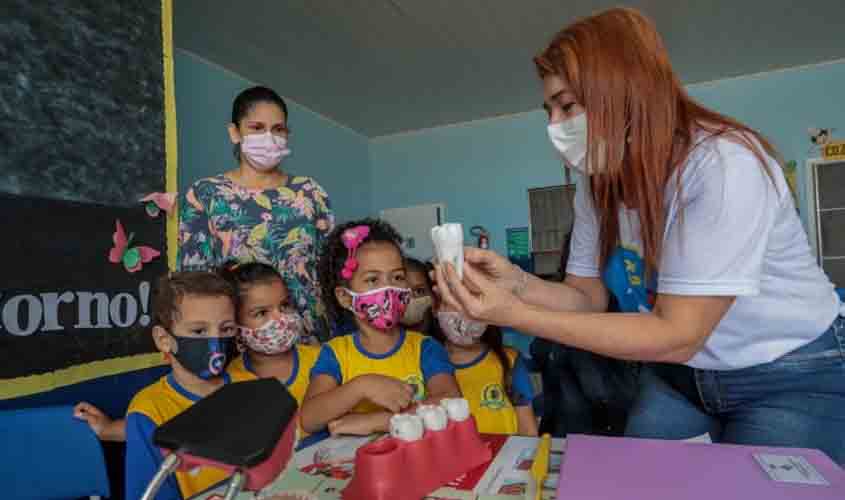 Ações voltadas à educação, saúde dos educandos e entrega de kits para todos os alunos da rede municipal de ensino são prioridades da gestão Hildon Chaves