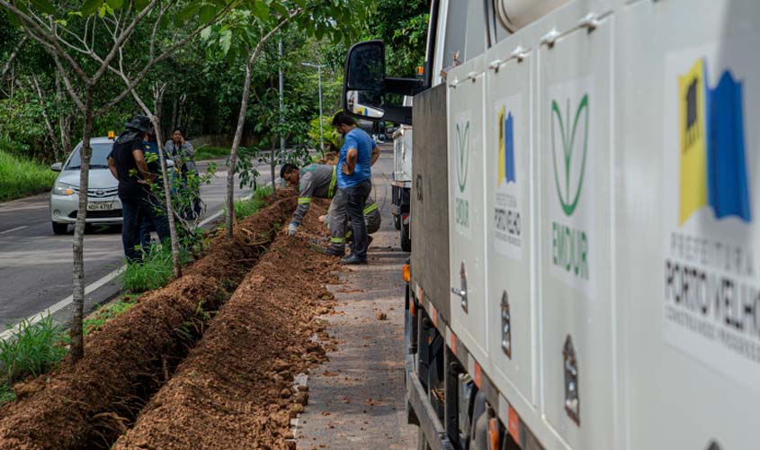 Prefeitura instala postes e luminárias na avenida Lauro Sodré