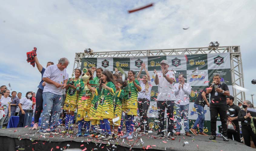 Copa Zico encerra com premiação de times, atletas destaques e artilheiros