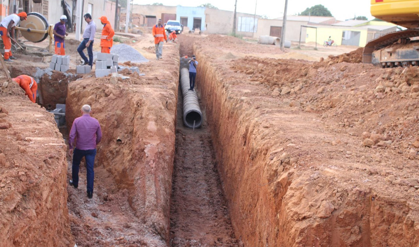 DER inicia obras de drenagem no bairro Floresta em Porto Velho