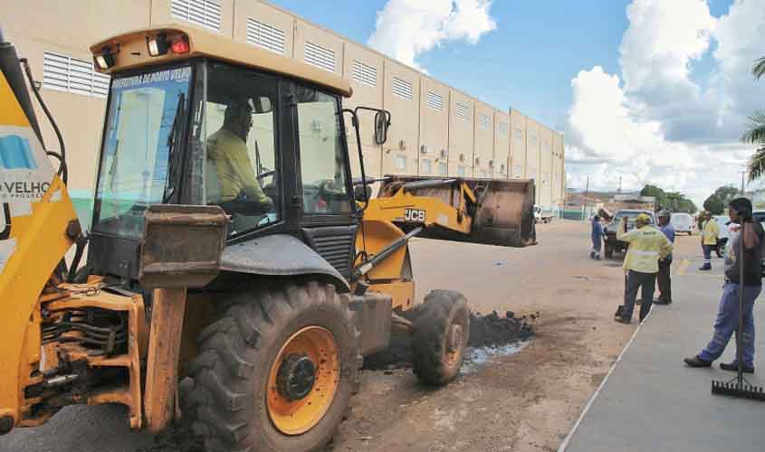 Mesmo com as chuvas, prefeitura continua trabalho de tapa-buracos em Porto Velho