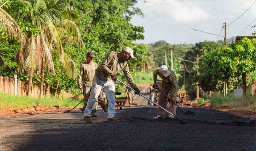 Asfalto Novo: Prefeitura Conclui pavimentação na Rua Amazonas entre Rio de Janeiro e Goiás, no Setor 3