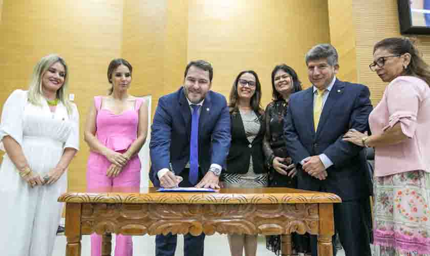 Alex Redano empossado presidente do Colegiado de Presidentes das Assembleias Legislativas