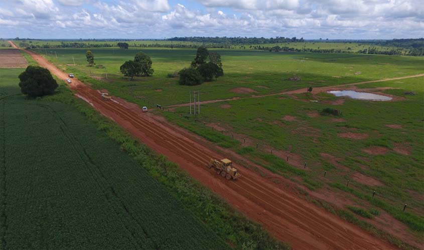 Rodovia-420 recebe serviços de manutenção para melhor trafegabilidade e escoamento da produção agrícola