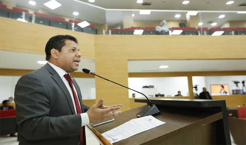 Jair Montes quer concessão de convênios do FITHA para municípios