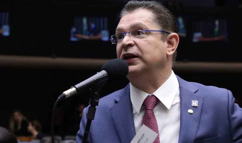 Líder do PL pede urgência para anistia aos envolvidos nos ataques de 8 de janeiro