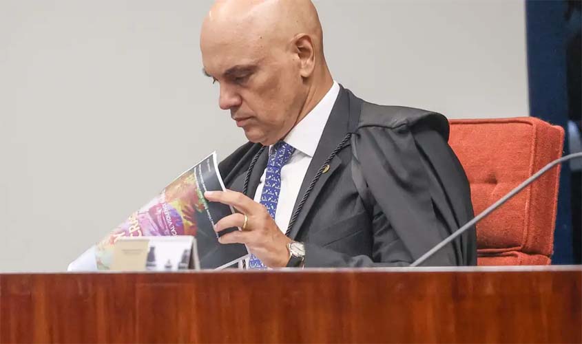 Moraes abre ação contra Flávio Bolsonaro por suposta calúnia a Lula