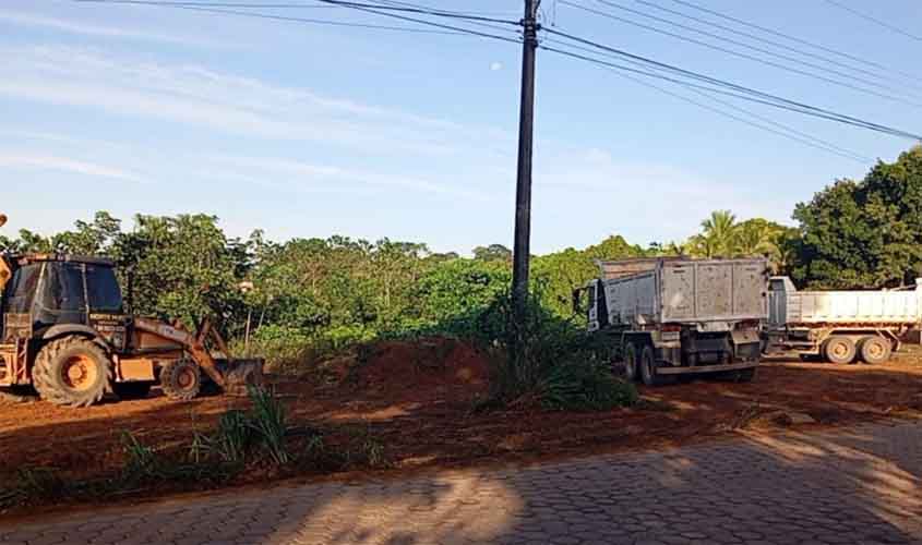 Prefeito Affonso acompanha limpeza da rua Rondônia