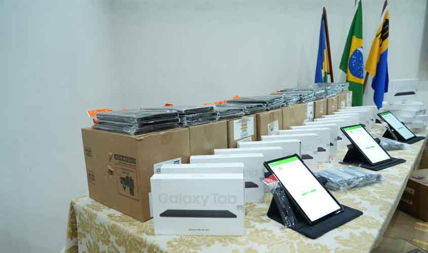 Prefeitura entrega 349 tablets para modernizar o trabalho dos agentes comunitários de saúde de Porto Velho