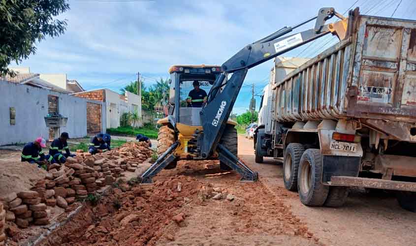 Prefeitura atende demandas da população e intensifica recuperação de ruas com bloquetes