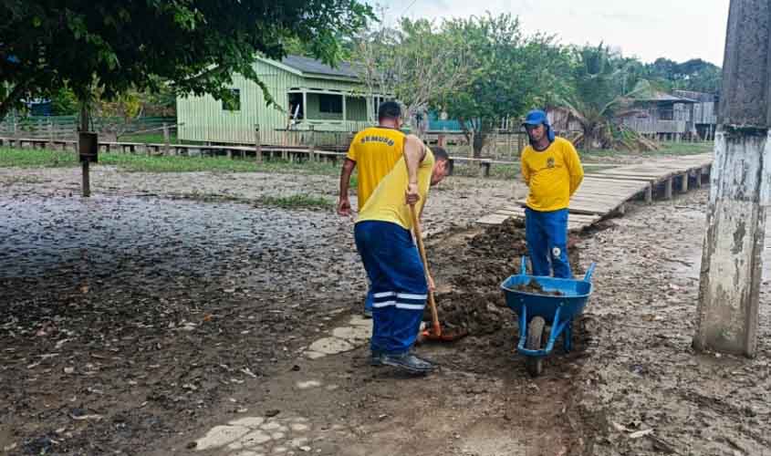 Equipes da Prefeitura começam o trabalho de limpeza no pós-cheia