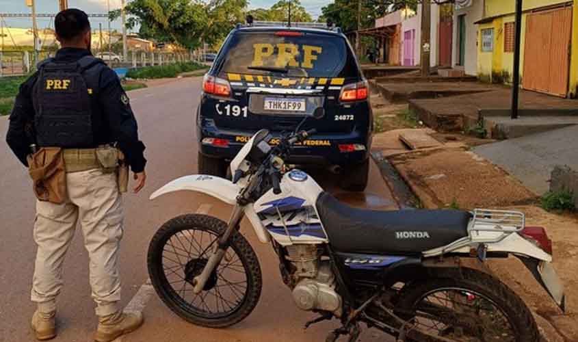 Polícia Rodoviária Federal recupera veículo com restrição de roubo e furto