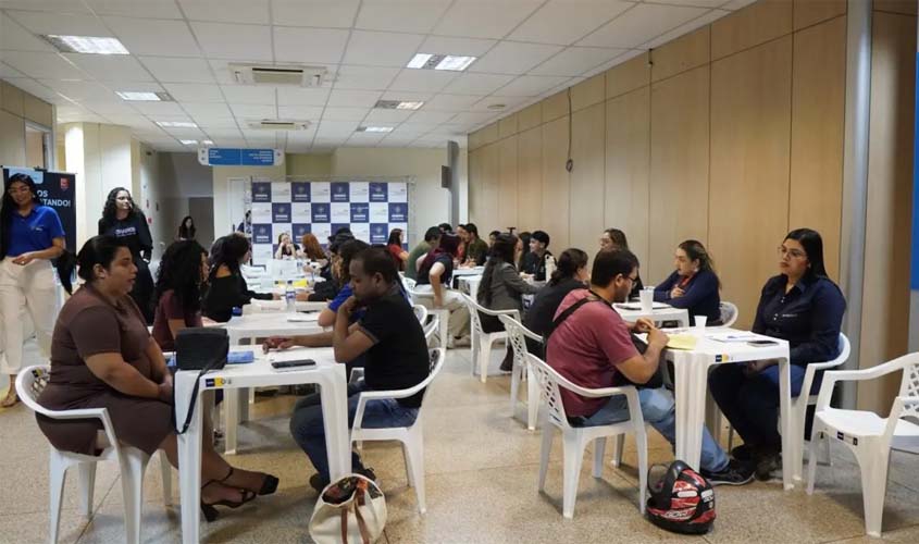 Feirão do governo qualifica jovens e adultos para emprego