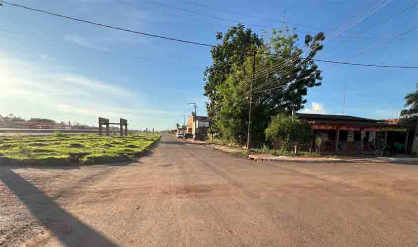 ANÚNCIO: Lote de terras urbano DE ESQUINA medindo 22mx32m 