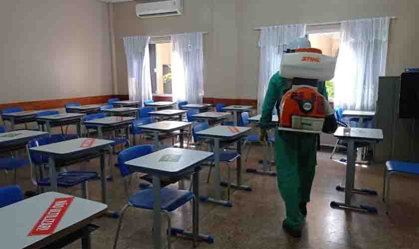 Escolas estaduais passam por sanitização para prevenção da covid-19