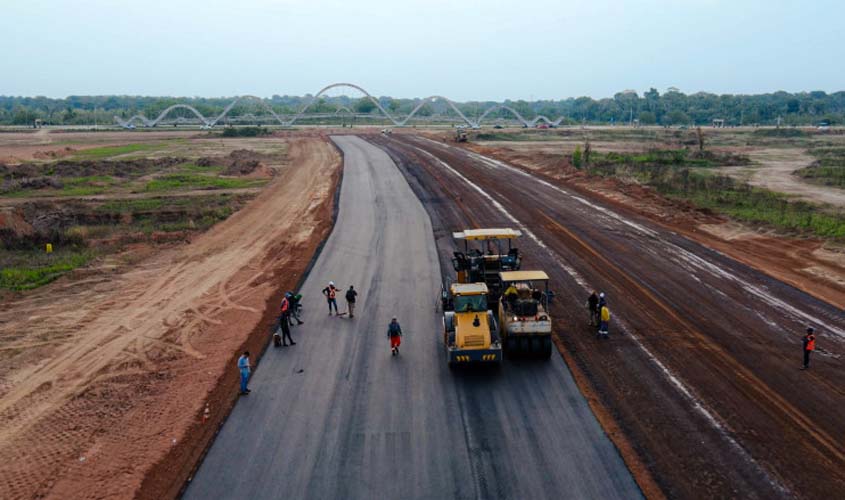 Avenida Santos Dumont começa a ser pavimentada