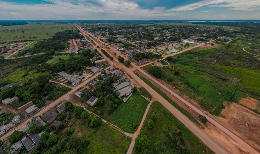 Prefeitura entrega títulos de legitimação fundiária para moradores de Jaci-Paraná neste sábado (16)