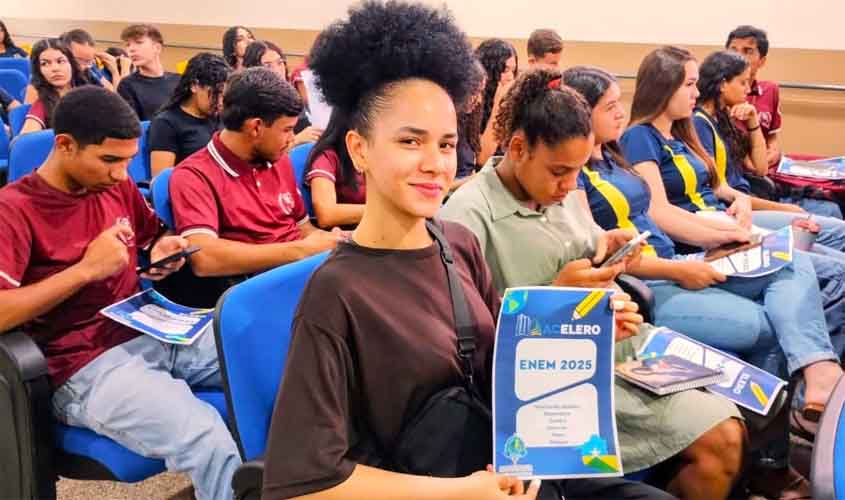 “Quero ser delegada”: estudante destaca importância do aulão para o Enem