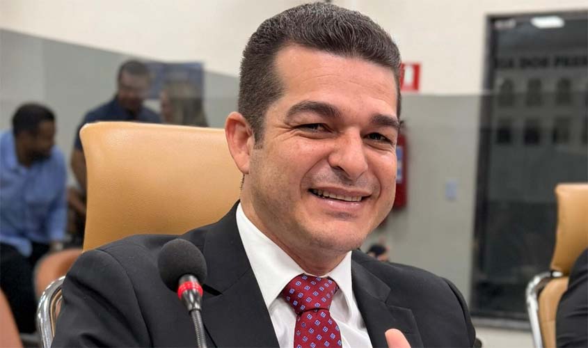 Justiça manda Adalto retirar propaganda com efeito de outdoor