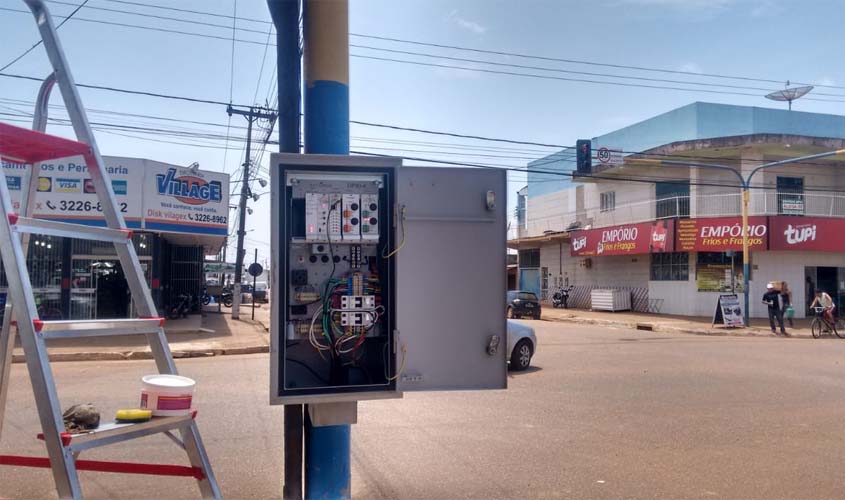 Sinalização vertical e horizontal garante mais segurança nas ruas da capital