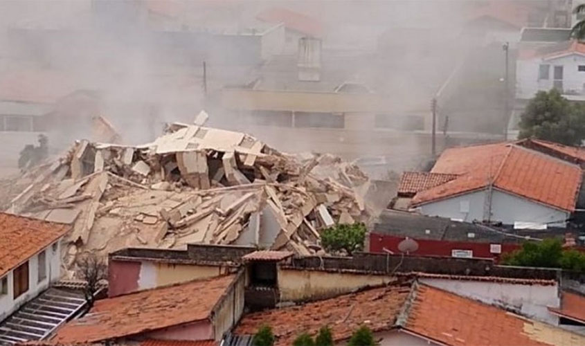 Prédio residencial desaba em bairro de classe média de Fortaleza