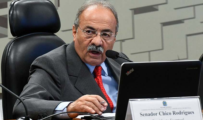 PF encontra dinheiro entre as nádegas de senador Chico Rodrigues, vice-líder do governo, diz revista