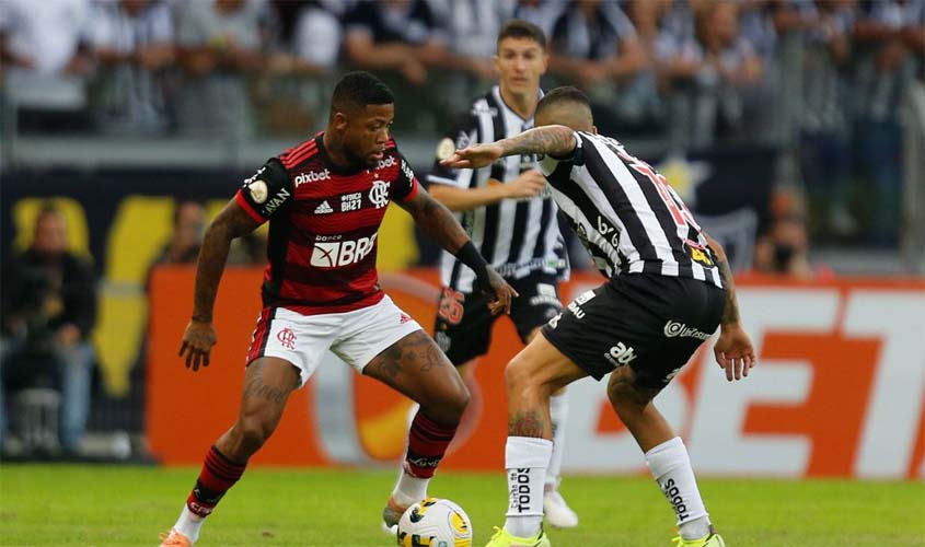 Com time alternativo, Flamengo recebe Atlético-MG pelo Brasileirão