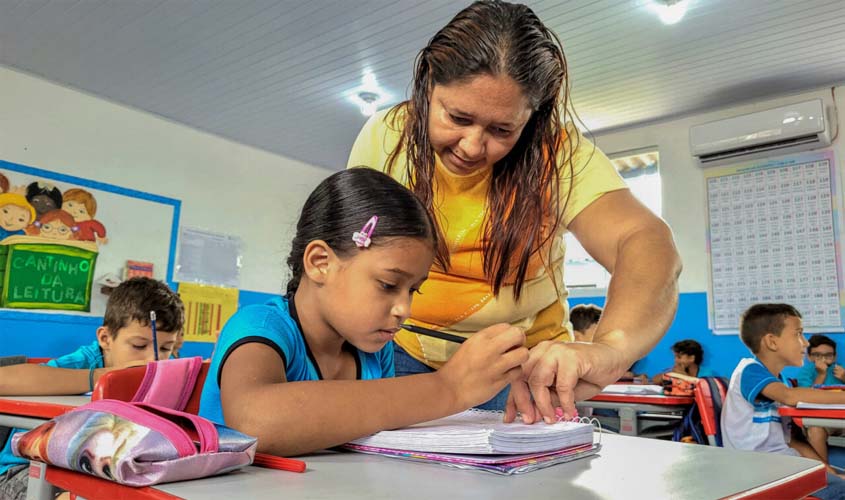 Dia dos Professores: Histórias de dedicação e amor pela educação