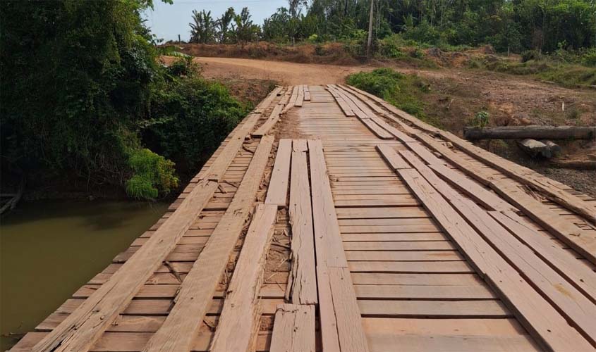Deputado pede reparo da ponte sobre o Rio Preto em Rio Crespo