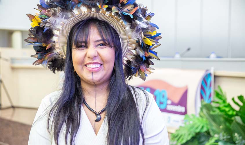 CANOAR inicia com o tema interface entre jornalismo e meio ambiente e a participação da jornalista indígena Luciene Kaxinawá