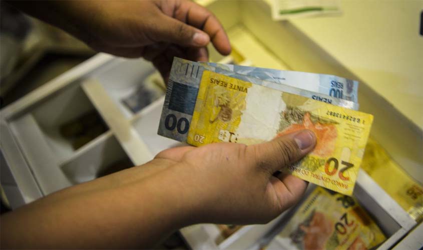 Lote extra de R$156,4 mi do abono salarial é pago hoje