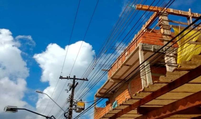 Energisa alerta para riscos em obras próximas à rede elétrica