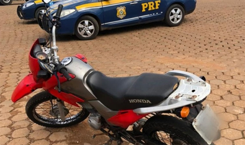 Jovem com moto adulterada é preso pela PRF