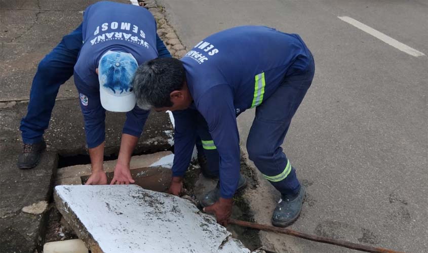 Prefeitura reforça limpeza de canais e bueiros na chuva