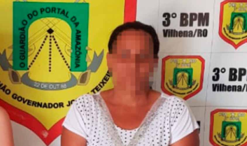 Mulher é presa junto com a filha, acusada de roubar R$ 2 mil de idoso após beber cerveja com ele
