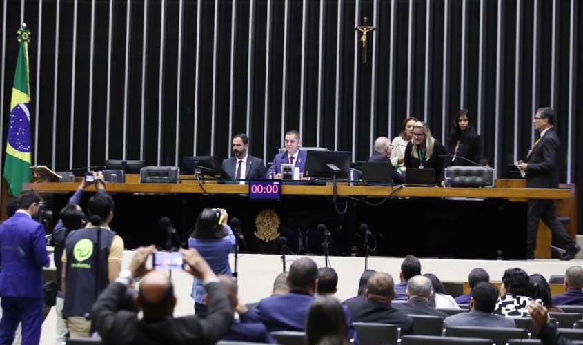 Deputados e prefeitos criticam proposta que eleva a contribuição previdenciária dos municípios  