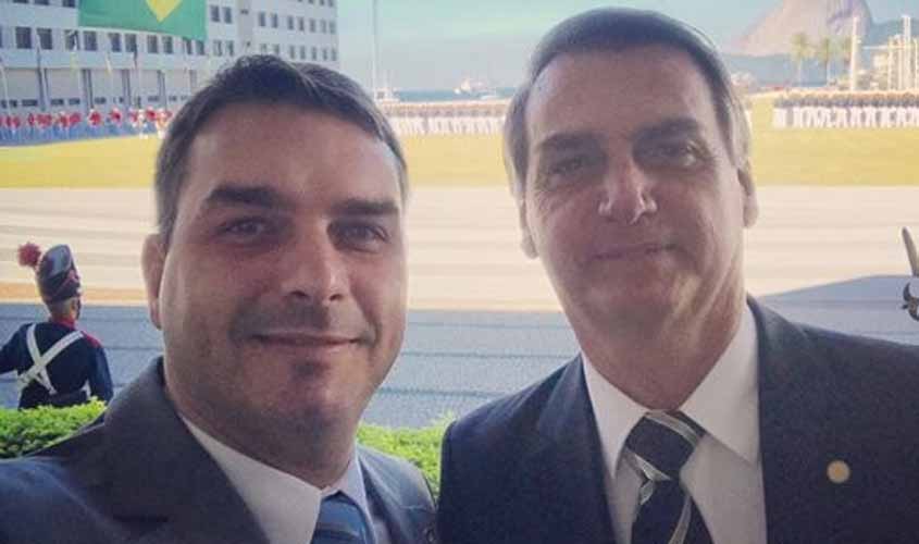 Acossado pela quebra de sigilo do clã, Bolsonaro fala em traição de Queiroz