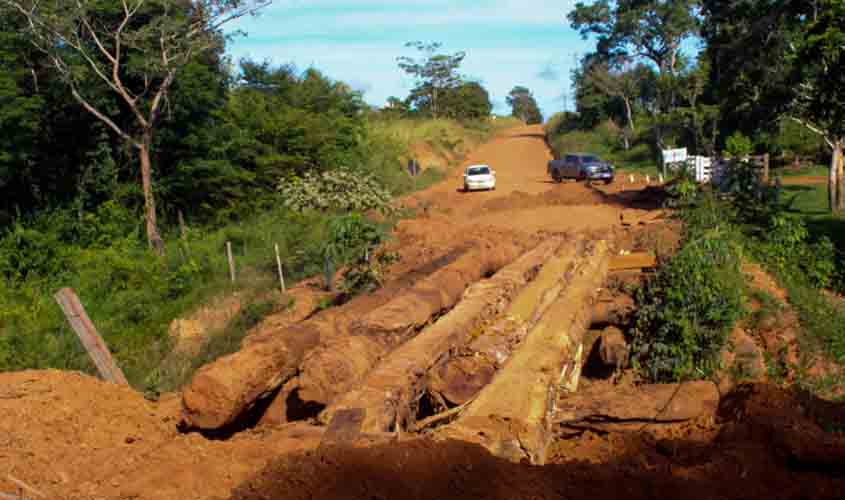 Prefeitura recupera ponte sobre o rio Taboca na Linha 22 em Porto Velho