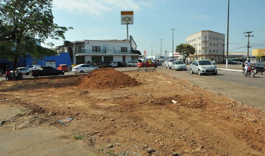 Prefeitura constrói praça na confluência da Amazonas com Nações Unidas