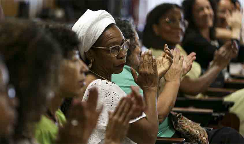 Coalizão de entidades lança campanha por mais negros nos parlamentos